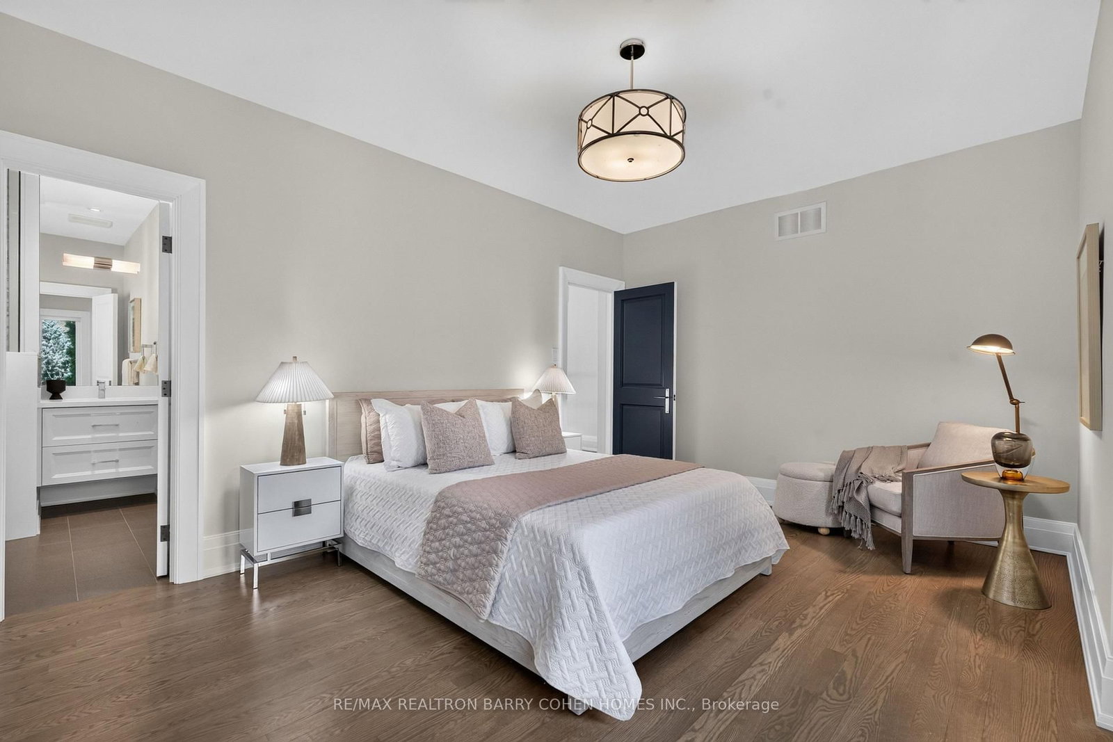 33 Munro Blvd, Toronto — 33