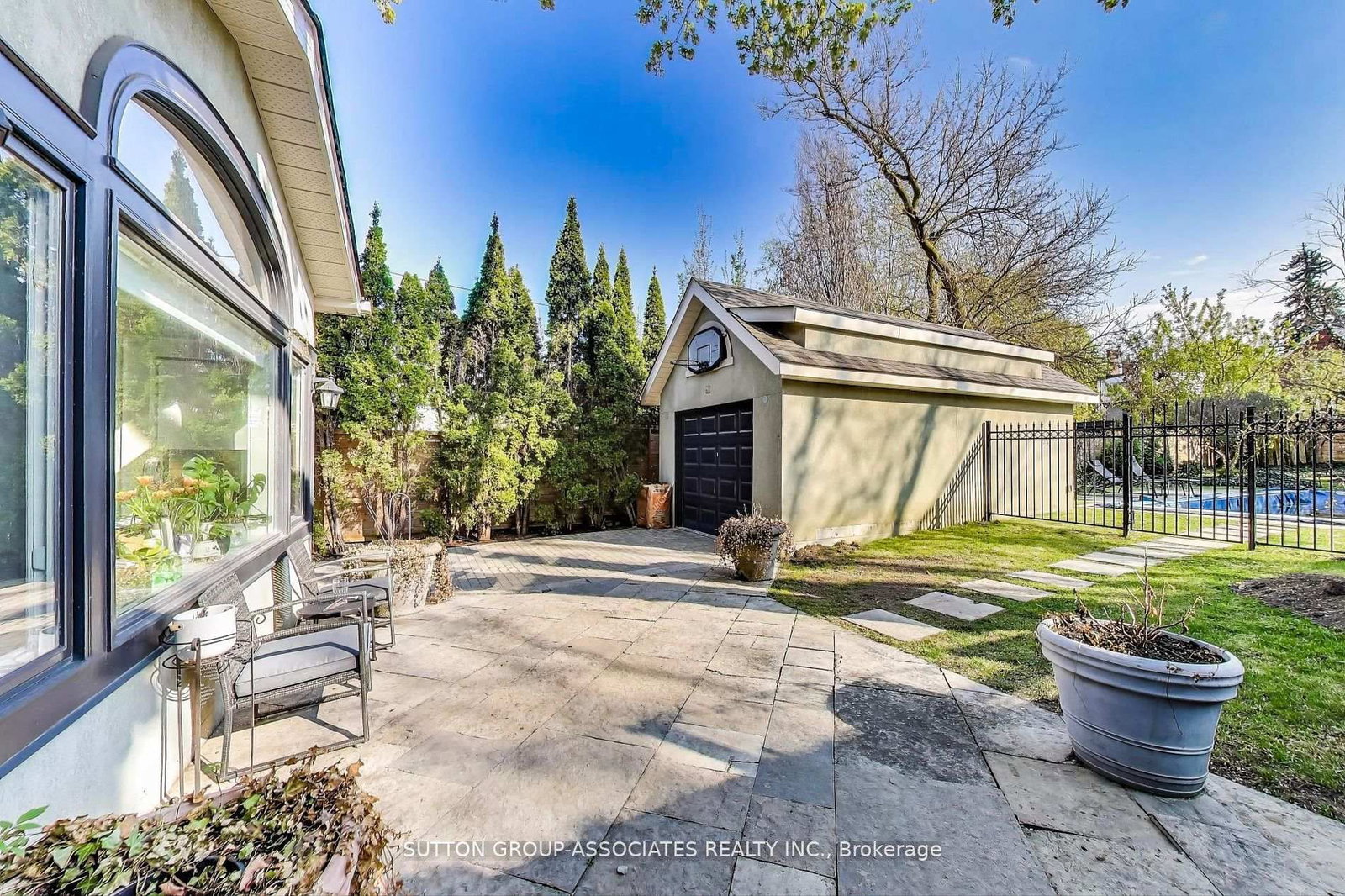 202 Forest Hill Rd, Toronto — 16