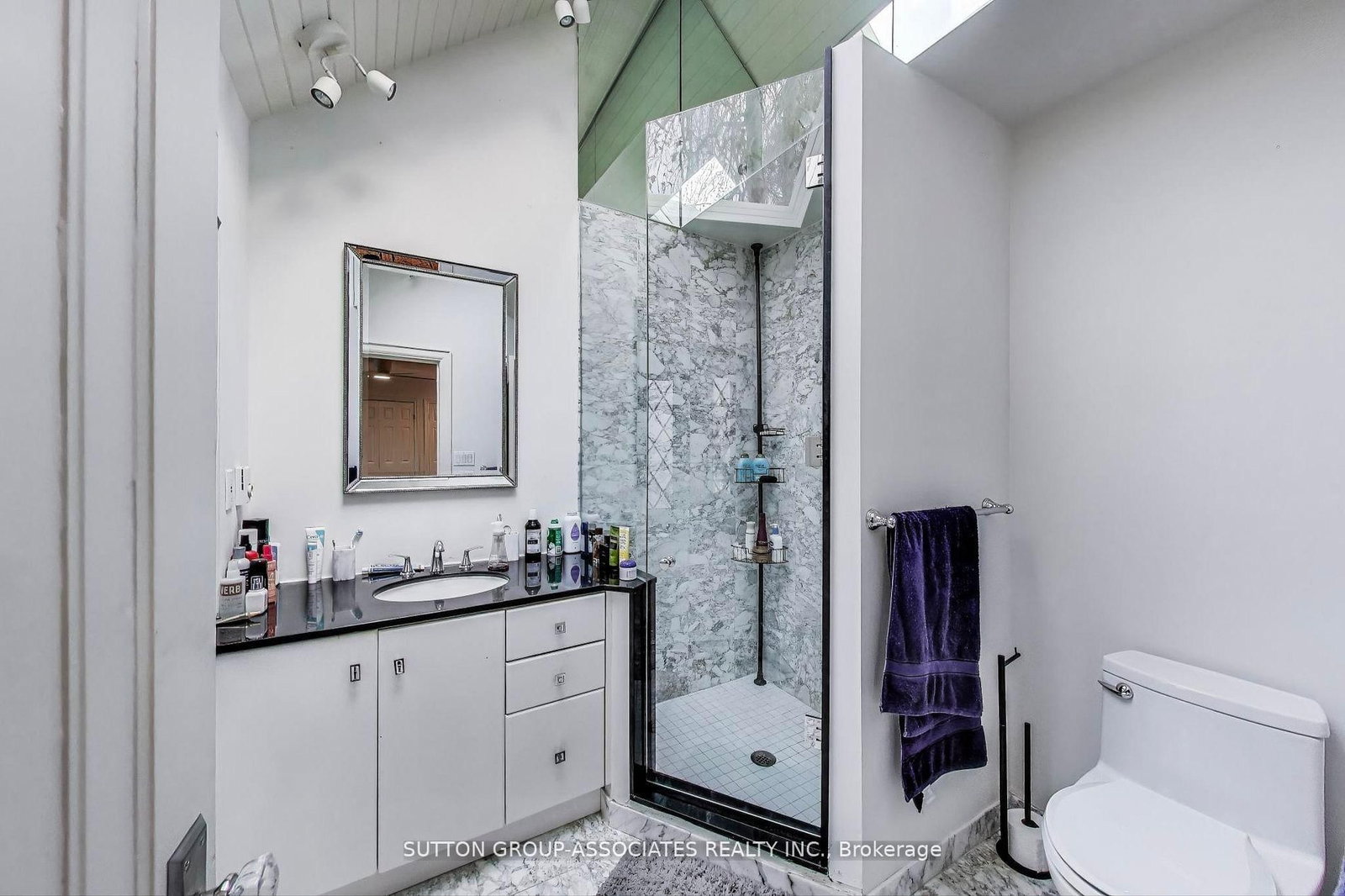 202 Forest Hill Rd, Toronto — 23