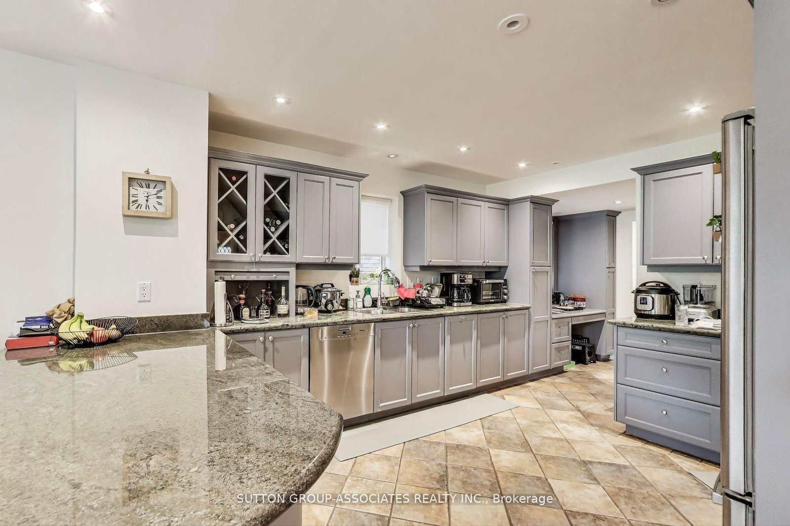 202 Forest Hill Rd, Toronto — 9