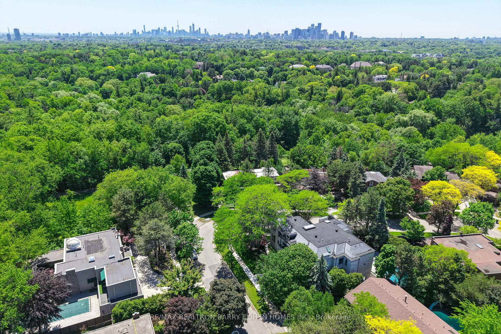 27 Penwood Cres, Toronto — 27