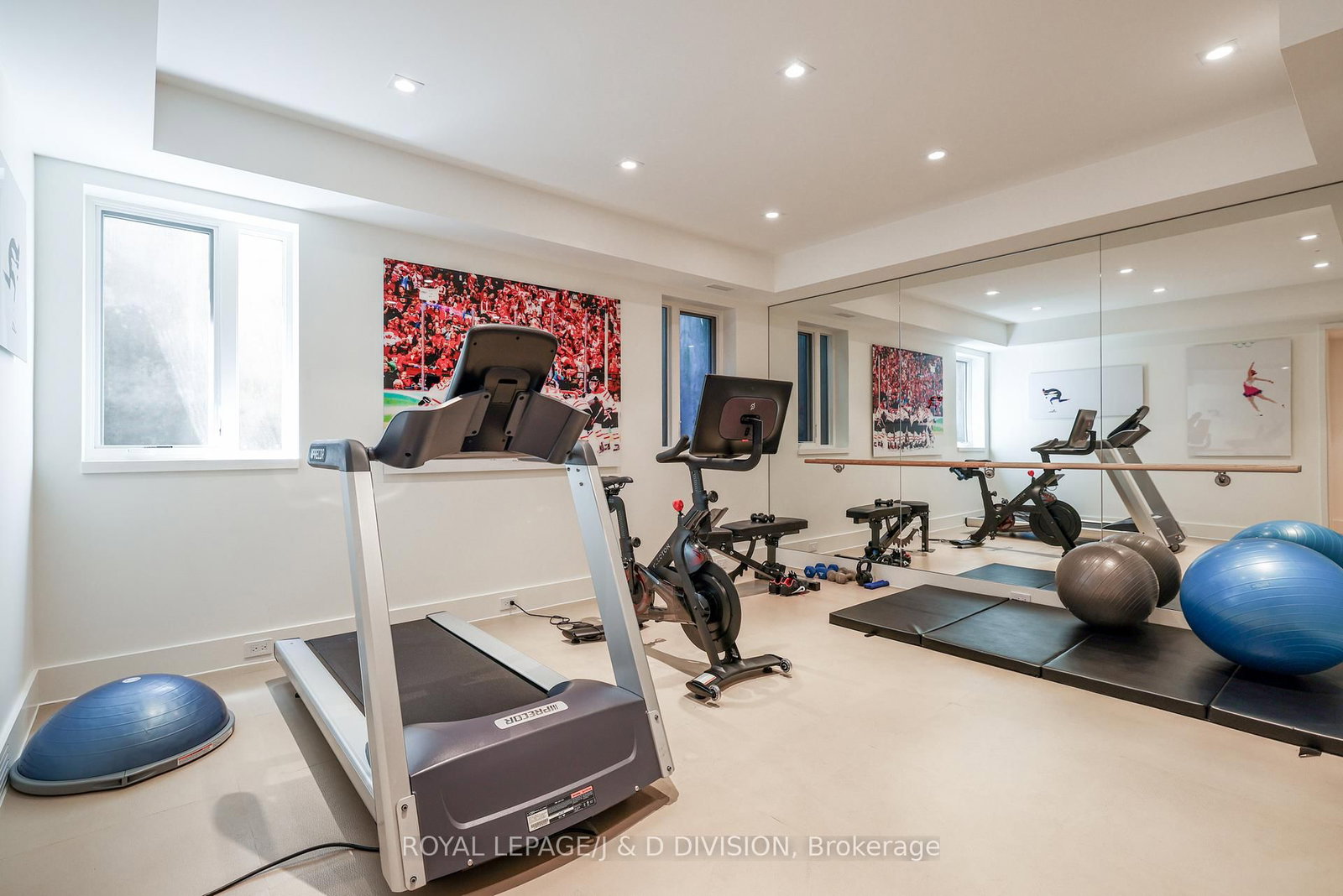 20 Forest Glen Cres, Toronto — 20