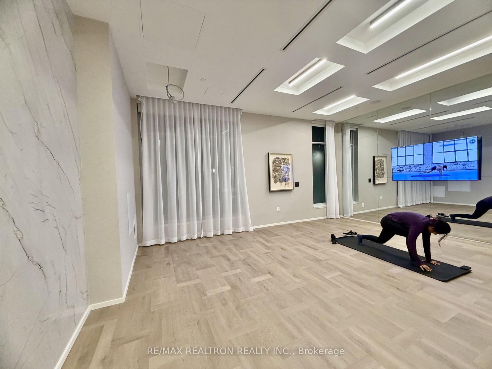 216-10 Oak St, Toronto — 17