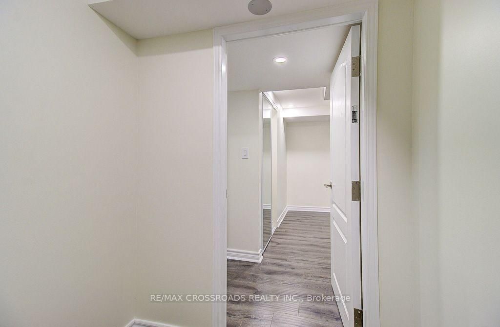55 Gondola Cres, Toronto — 4