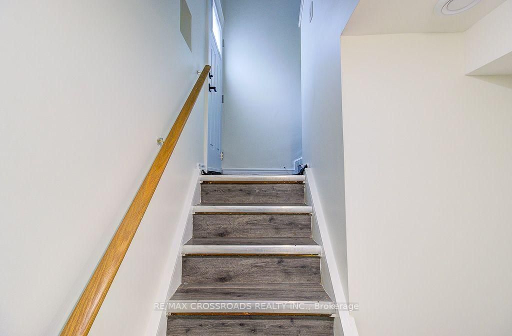 55 Gondola Cres, Toronto — 5