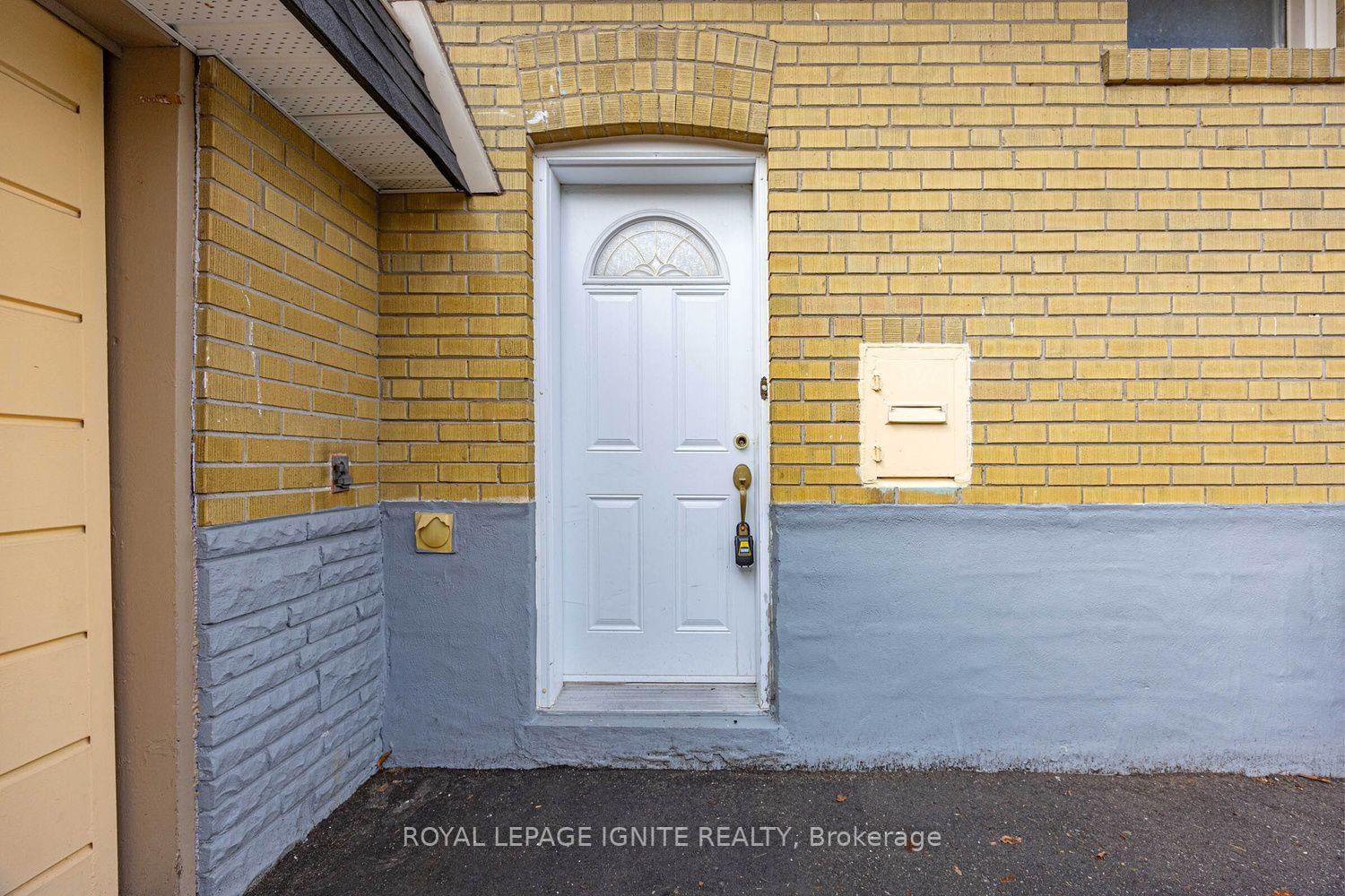 Bsmt-61 Jarwick Dr, Toronto — 5
