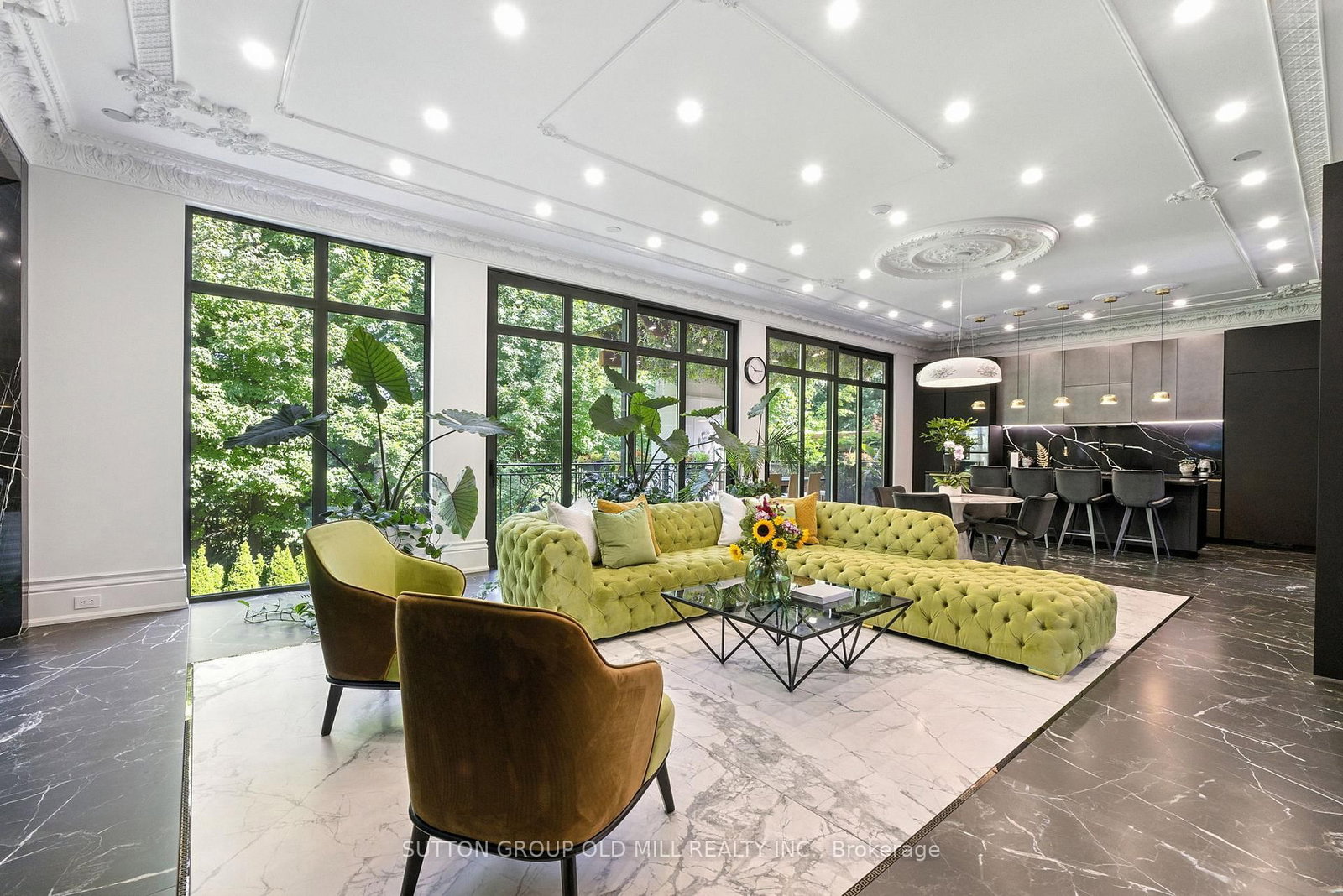 10 Hillavon Dr, Toronto — 10