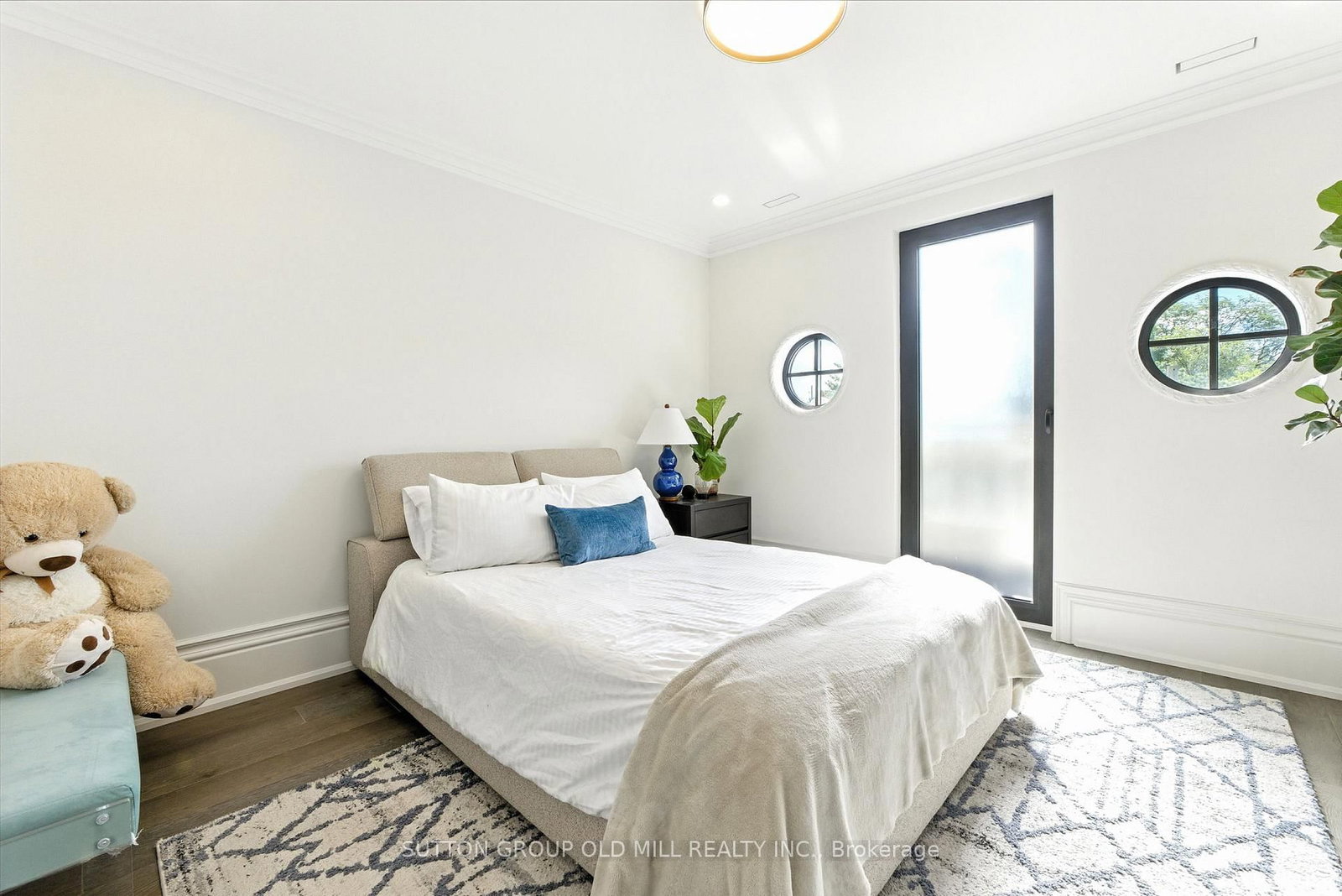 10 Hillavon Dr, Toronto — 34