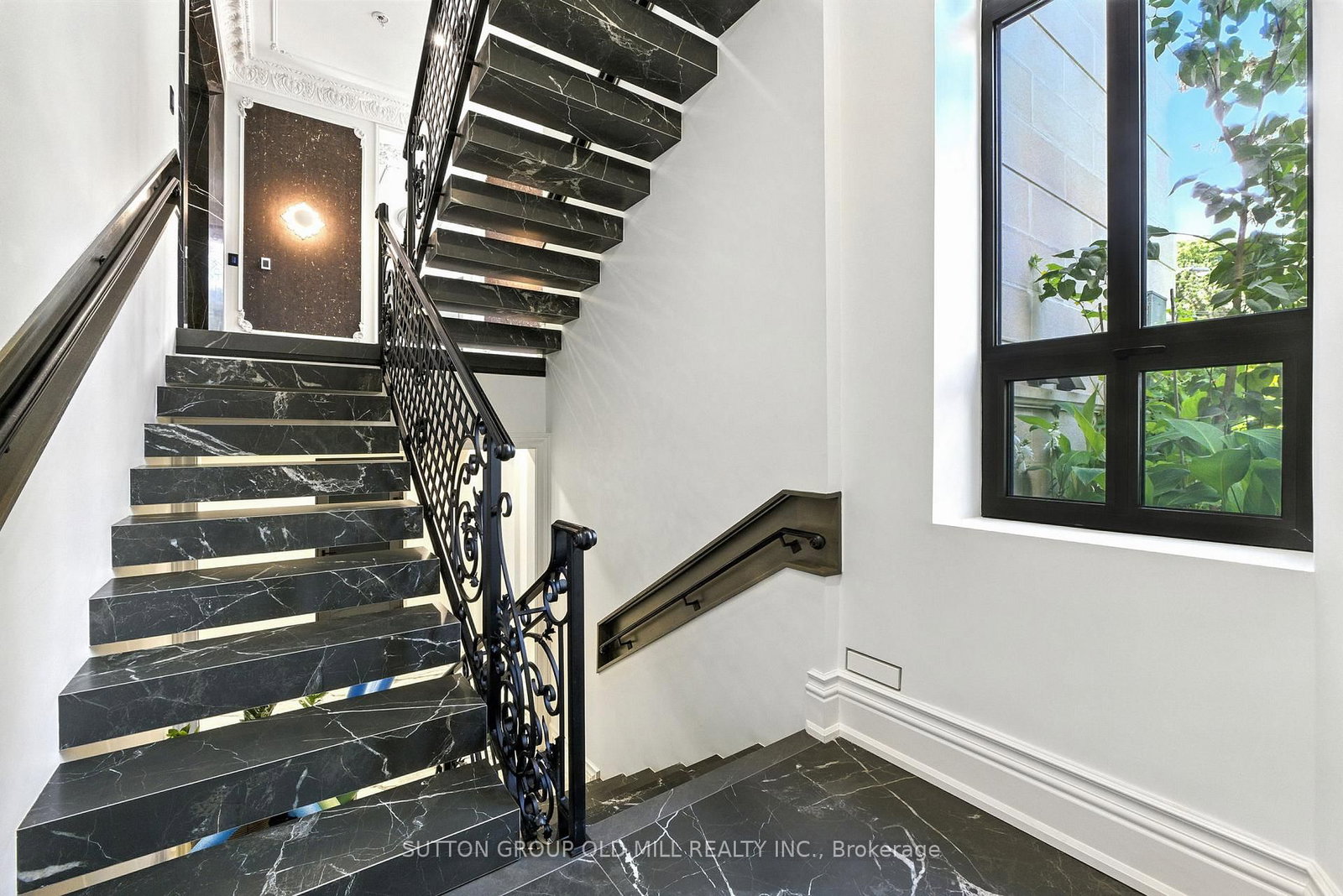 10 Hillavon Dr, Toronto — 41